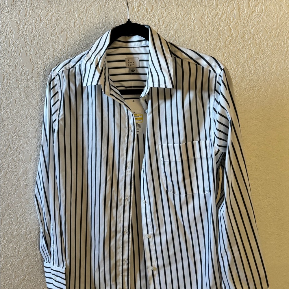a new day Women’s Black and White Striped Shirt